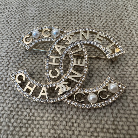 Super Rare Classic Chanel Cambon Lettering CC Crystal Embellished Brooch - Picture 1 of 3